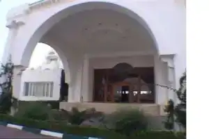 Bravo Djerba, Агир