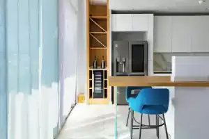 St.Julians Center Suites, Пемброк