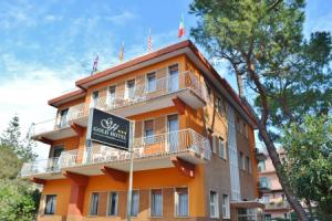 Gold Hotel, Бордигера