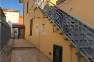 Bella casa vicino alla grotta giusti., Монсуммано