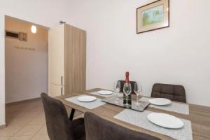 Awesome Home in Baric Draga With Wifi and 1 Bedrooms, Barić Draga