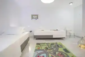 Villa Anticlea, Никиана