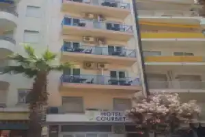 Hotel «Courbet», Жуан-ле-Пен