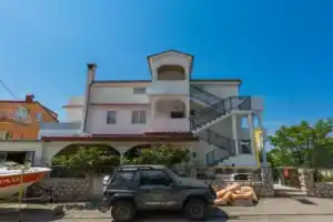 Duga House, Цриквеница