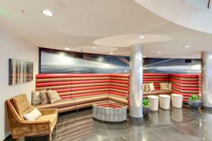 Wilshire La Brea Apartments, Лос-Анджелес