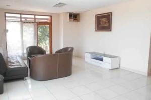 Отель «Rumah Syariah & Kolam Renang Bugenville», Бандунг