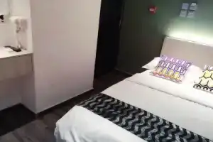 Move Inn, Гонконг