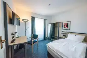 Hotel 7 Säulen, Дессау