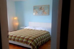 Lovely Apartment in Trarego Viggiona With Terrace, Трарего