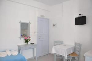 Studios Akrogiali, Эгиали