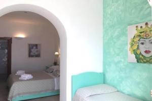 Stromboli Suite Apartment with Terrace Volcano & Sea view, Стромболи