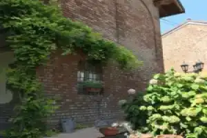 Cascina Sacchi, Павия