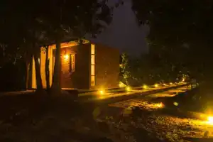 Hotel «Garcinia Leaf», Хикадуа