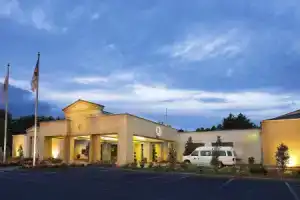 Отель «DoubleTree by Hilton Charlotte Airport», Шарлотт