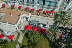 Отель «Hôtel Vacances Bleues Royal Westminster», Ментона