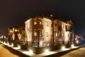 Ellopia Point Hotel, Янина
