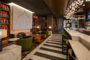 Live Casino & Hotel Louisiana, Curio Collection by Hilton, Шривпорт
