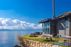 haishuibai Inn, Дали