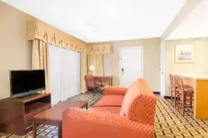 Hawthorn Suites Wichita East, Уичито
