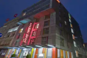 Junges Hotel Hamburg, Гамбург
