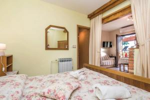 Beautiful Home in Lovran With Wifi and 0 Bedrooms, Ловран