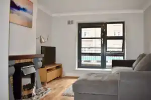 Recently-Renovated 1 Bedroom Flat in Dublin Centre, Дублин