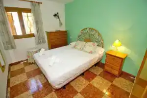 The nearest bungalow to the beach, Торревьеха