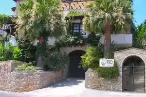 Ino Village Hotel, Самос