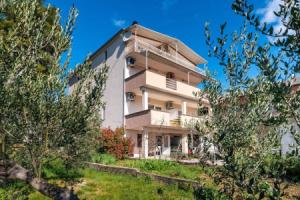 Stunning Apartment in Drage With 2 Bedrooms and Wifi, Драге