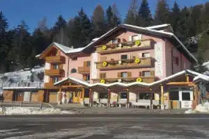 Hotel «La Roccia», Tonale
