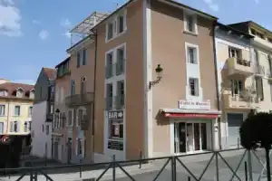 Logis Hotel Castel De Mirambel, Лурд