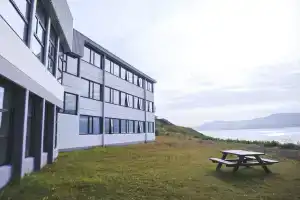 Отель «The Cliff», Нескёйпстадюр