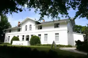 Hotel «Weißes Schloß», Херингсдорф