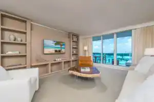 Luxurious Private Residences at 1 Hotel & Homes by LRMB, Майами Бич