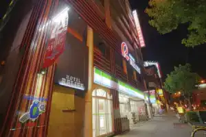 Hotel «Relief Namba Daikokuchou», Осака