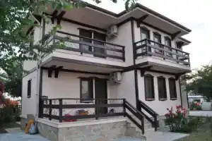 Beautiful 4-bed Villa Private Pools, Дальян