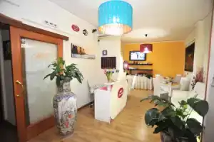 Hotel «Kennedy», Неаполь
