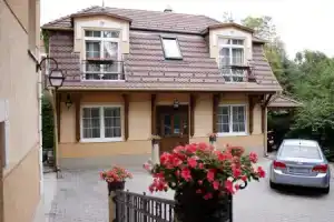 Lévay Villa Hotel, Мишкольц