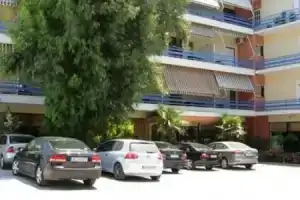 Hotel «Lefkadi», Халкида