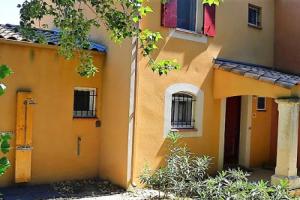 Provencal Parkside Haven, Арль