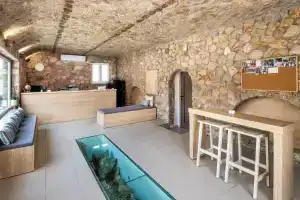 Aelia Luxury Suites, Картерадос