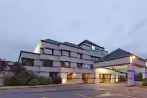 Отель «Holiday Inn Express -, An Ihg», Темуко