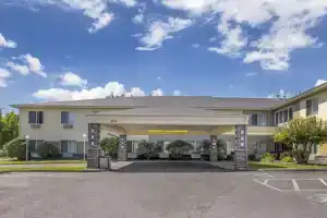 Comfort Suites Near Vancouver Mall, Ванкувер