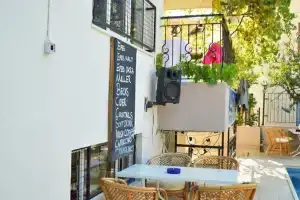 Deniz Apart, Мармарис