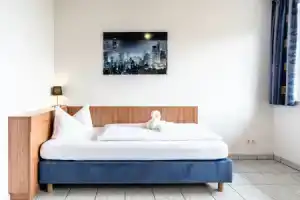 Hotel «Fresh Inn», Унтерхахинг