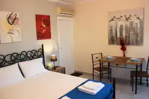 Budget Studio 2 - renovated January 2020, Хараки