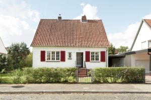Lovely Apartment in Celle With Garden and Grill, Целле