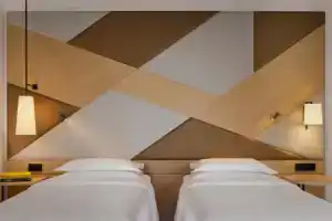 Sheraton Amsterdam Airport Hotel and Conference Center, Аэропорт Схипхол