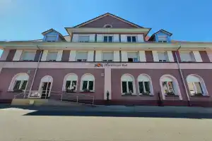 Hotel «Neuenburger Hof», Нойенбург-ам-Райн