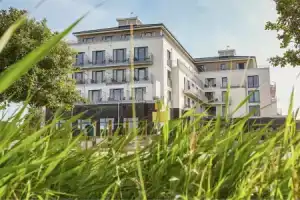 Küstenperle Strandhotel & Spa, Бюзум